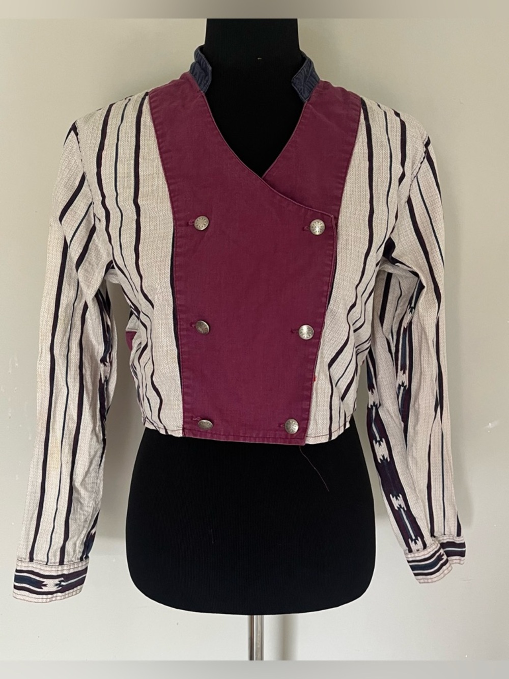 Vintage Wrangler Women’s Western Cropped Shirt Southwestern Aztec Open Back
